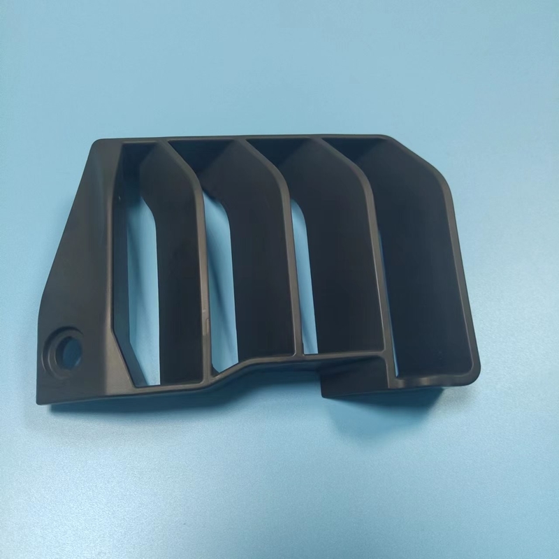 Hot Runner Mold Type Automotive Plastic Injection Molding yang diproduksi dengan presisi