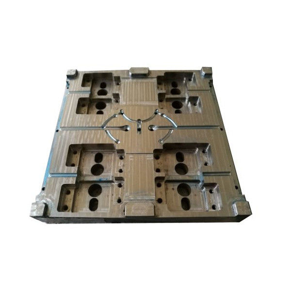 Auto Plastic Injection Molding Tooling Menggunakan PP PC ABS Multi Cavity Molds